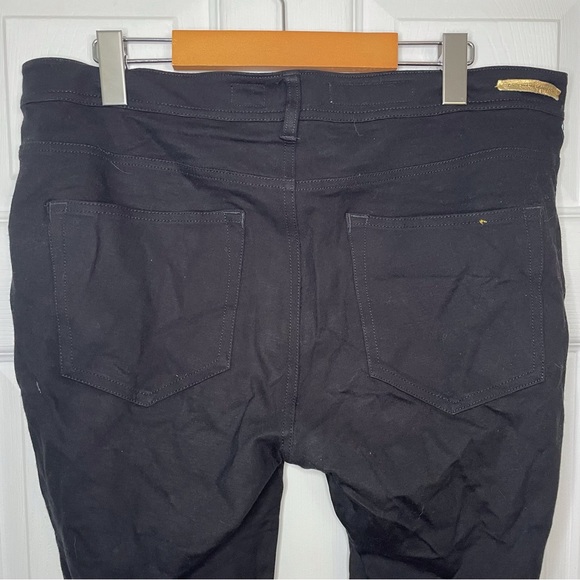 Anthropologie Pilcro like new Serif fit, midrise black pants size 32 - Picture 3 of 6